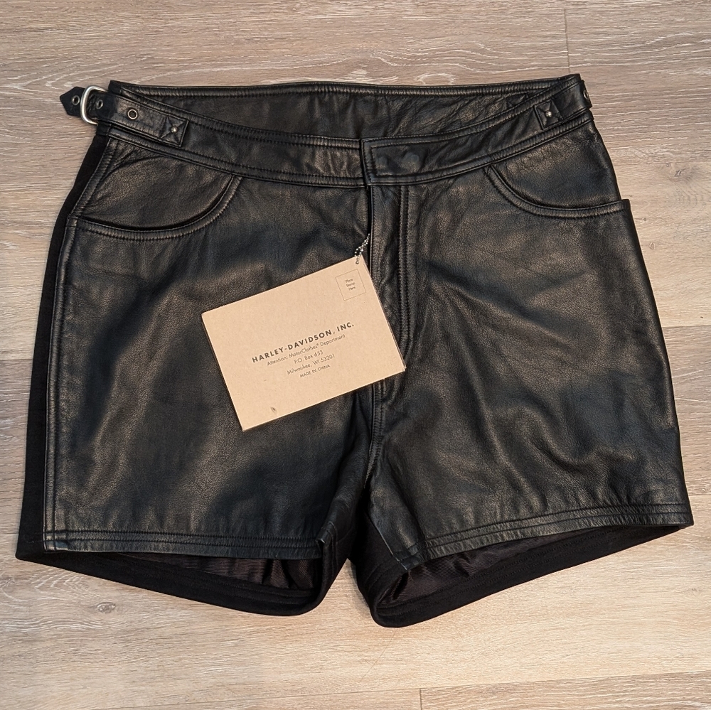 NWT Harley-Davidson Size 42/14 W Black Leather Front Vintage Race Shorts